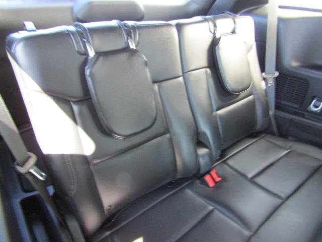 Used 2024 Ford Explorer XLT w/ Equipment Group 202A AWD/4WD image 12
