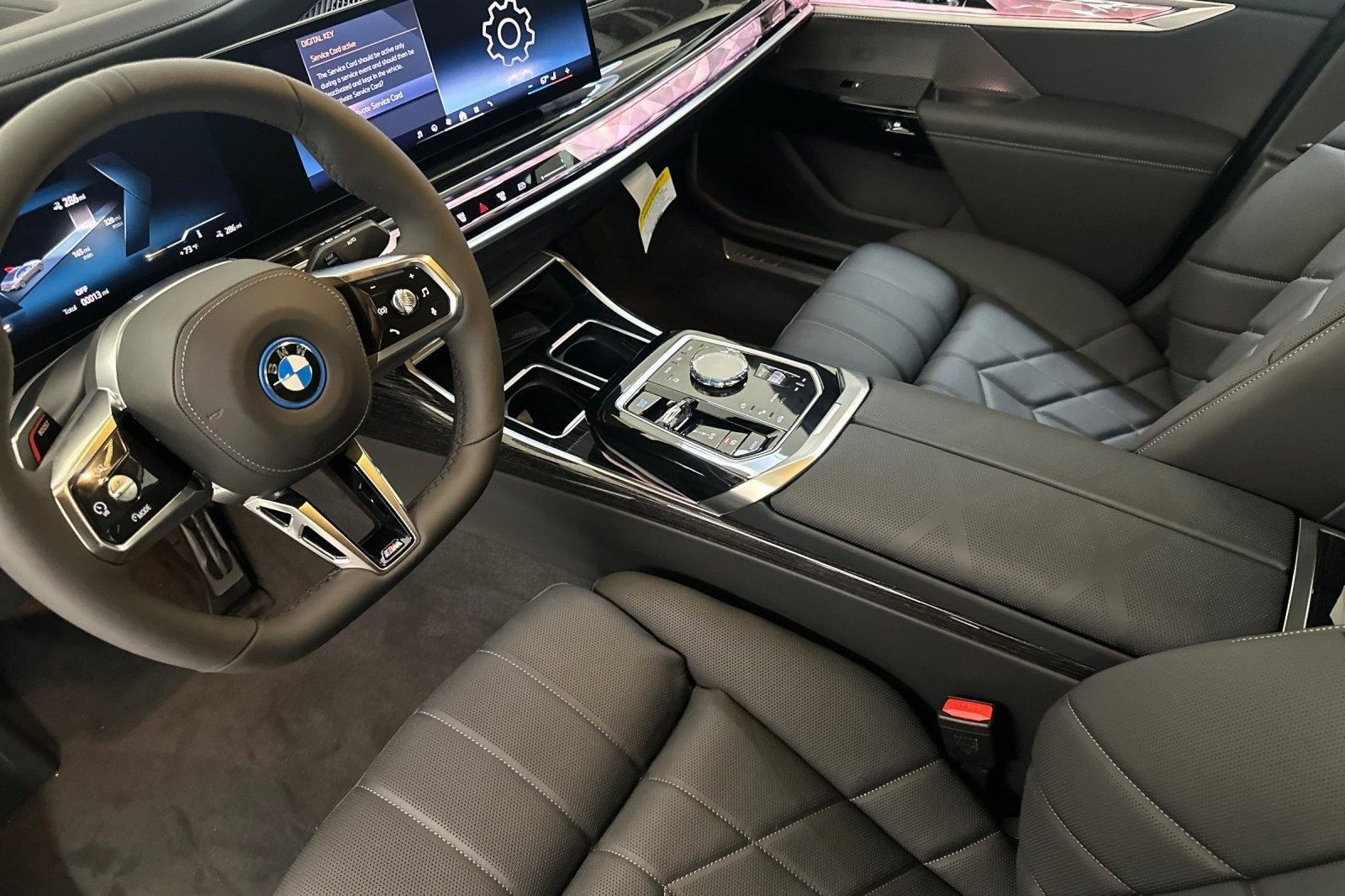 Used 2026 BMW i7 eDrive50 w/ M Sport Package image 4