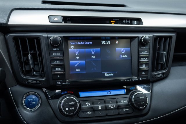 Used 2017 Toyota RAV4 Limited image 16