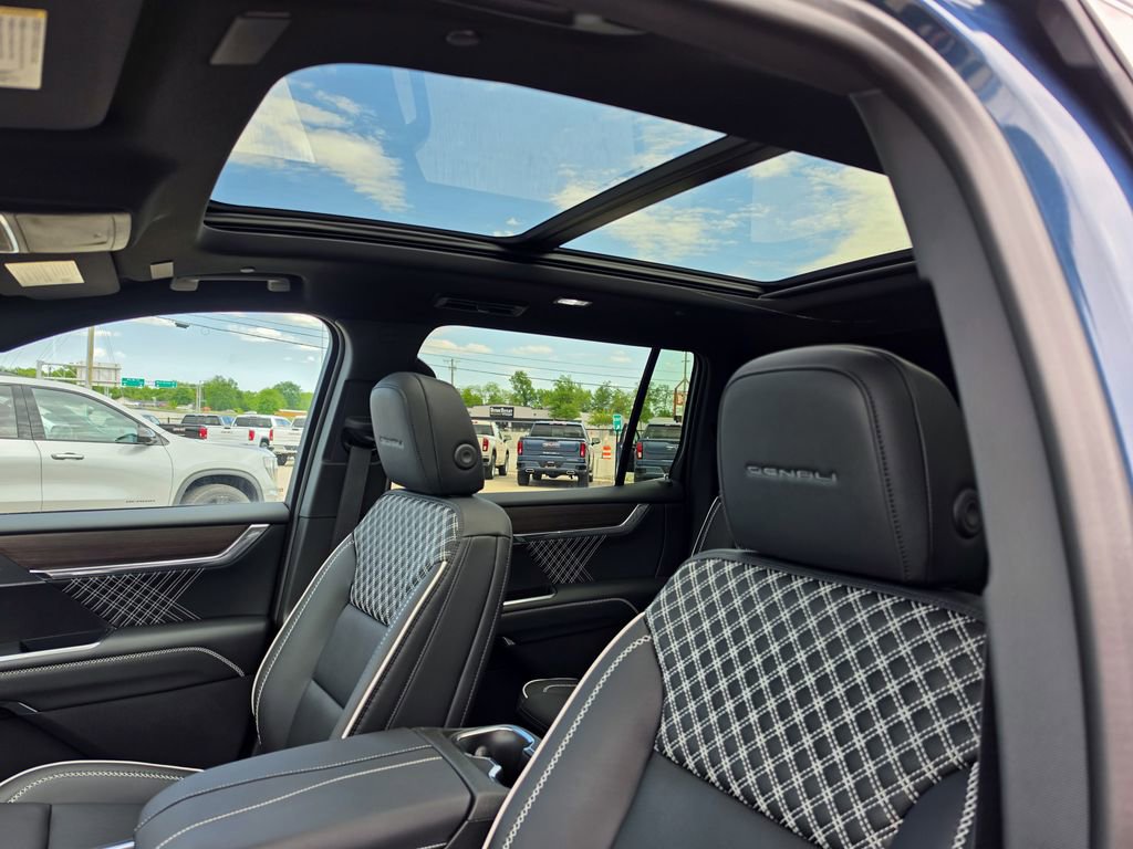 New 2026 GMC Acadia Denali w/ Super Cruise Package FWD image 10