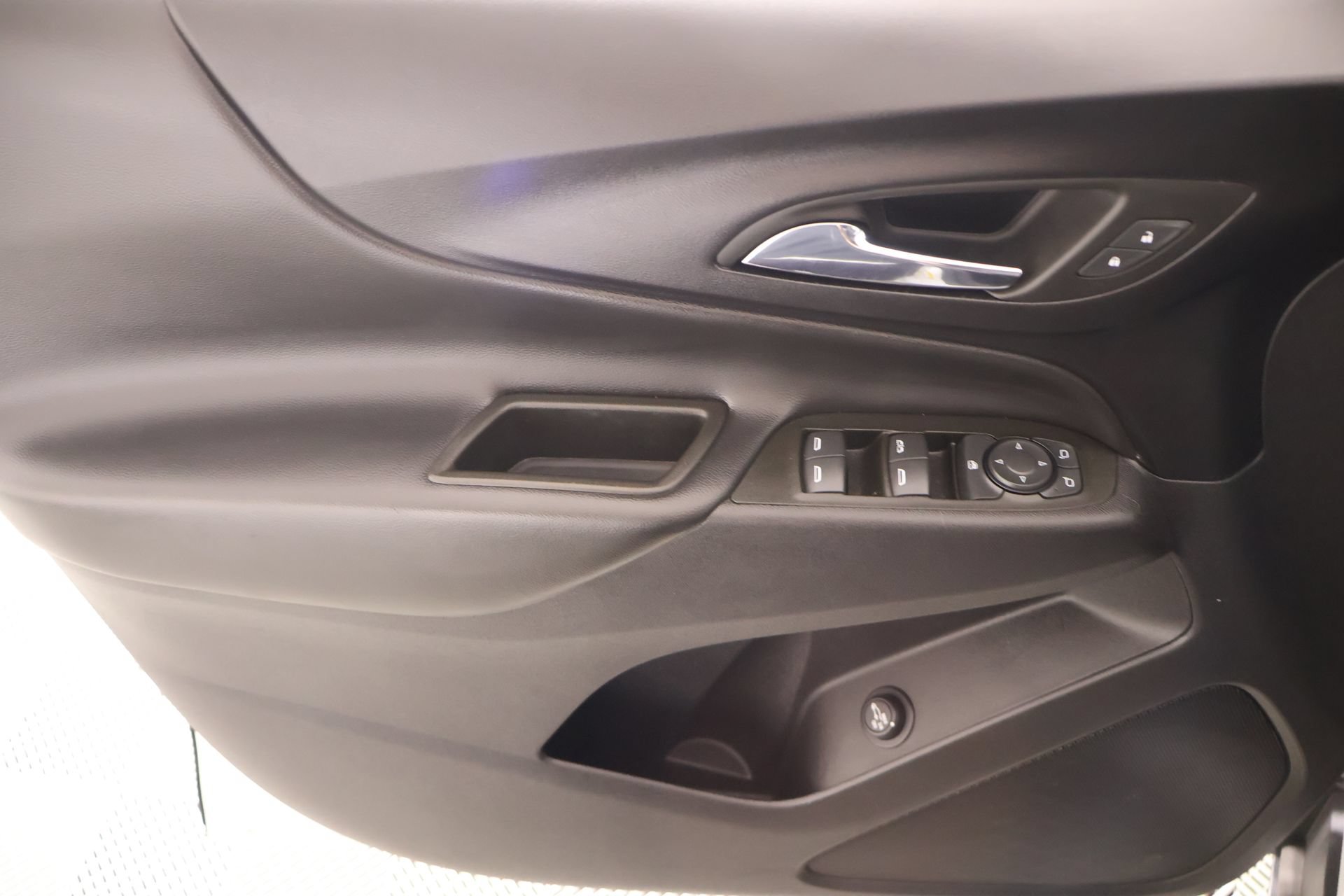 Used 2023 Chevrolet Equinox LT FWD image 15