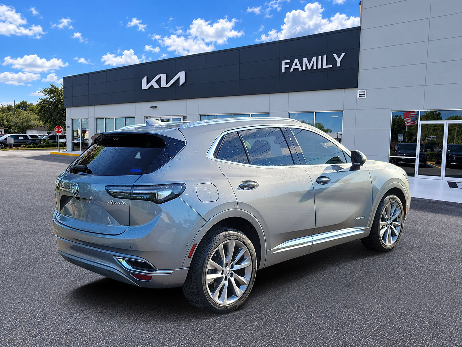 Used 2023 Buick Envision Avenir FWD image 4
