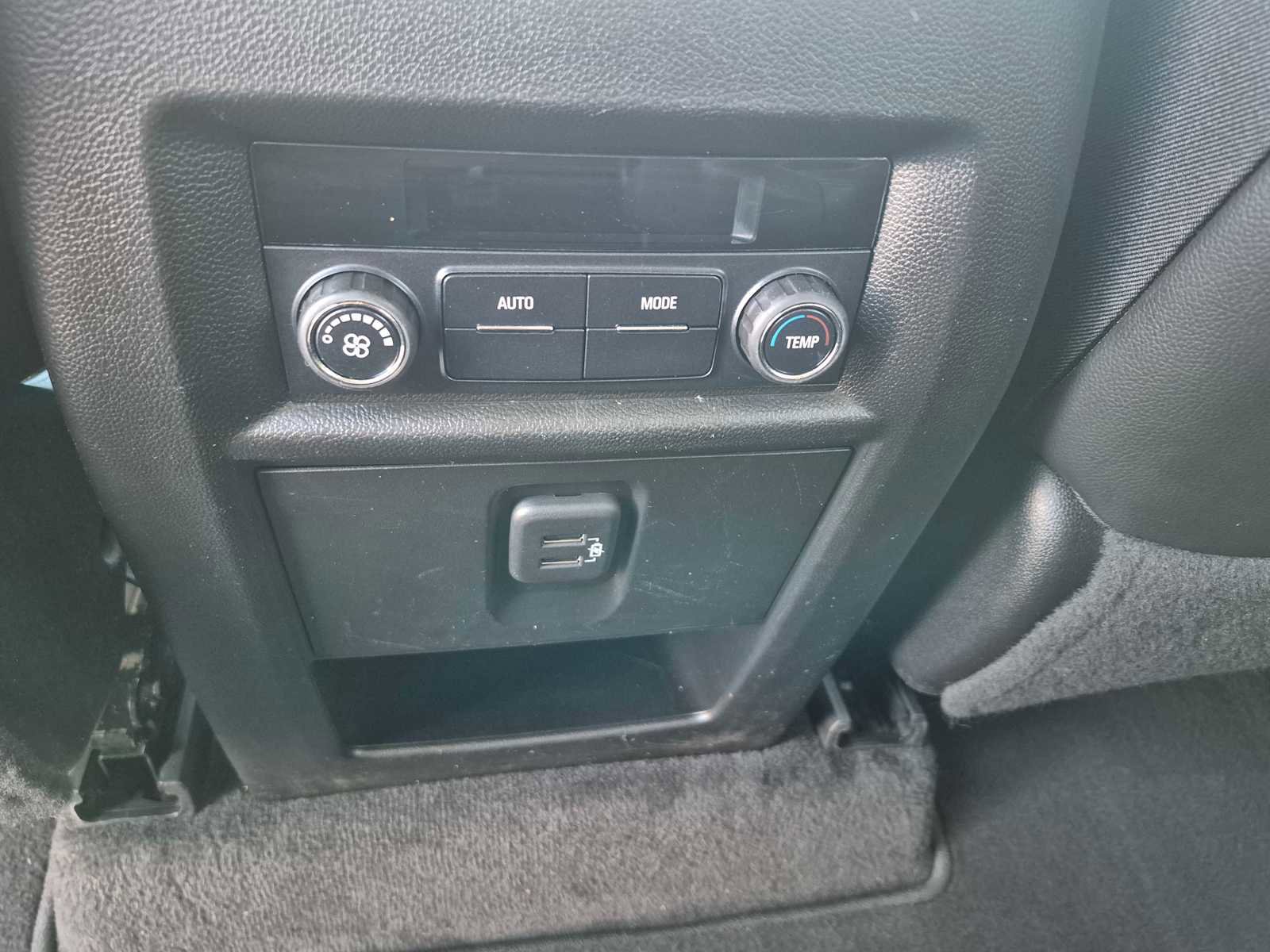 Used 2019 Chevrolet Traverse LT image 35