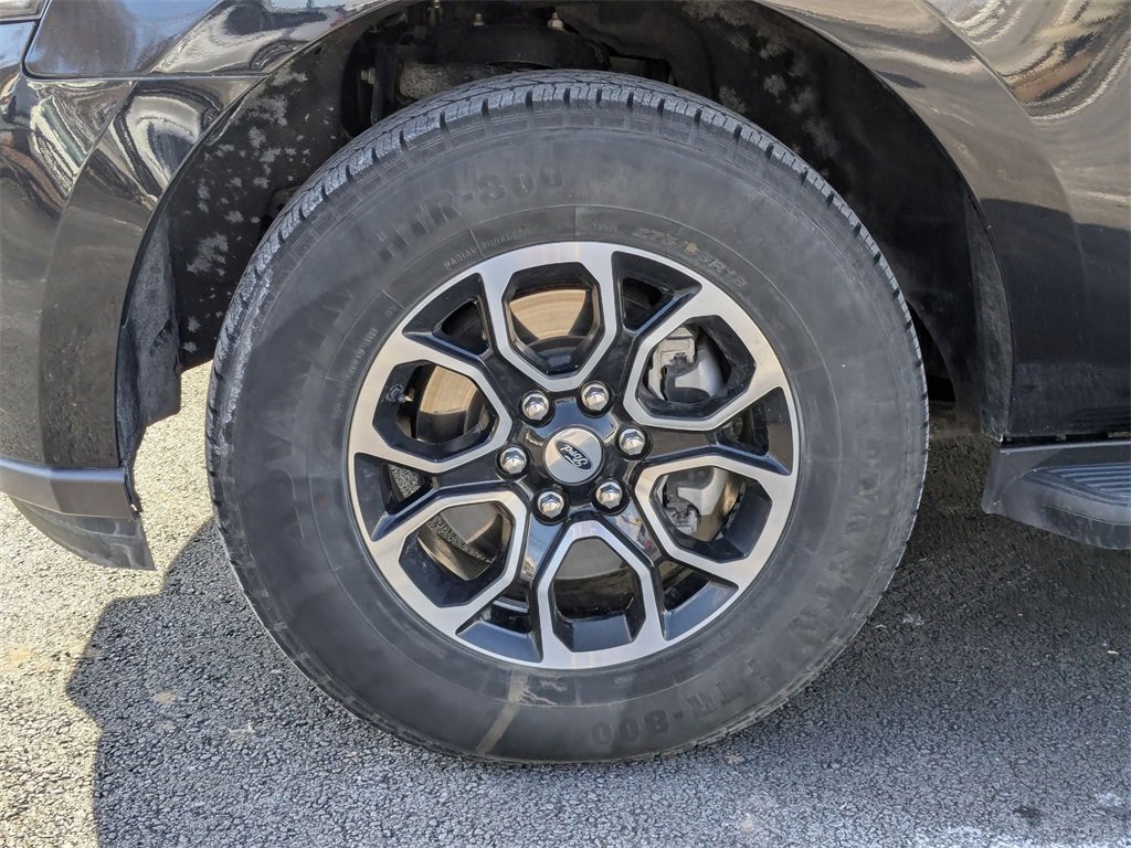 Used 2024 Ford Expedition Max XLT image 11