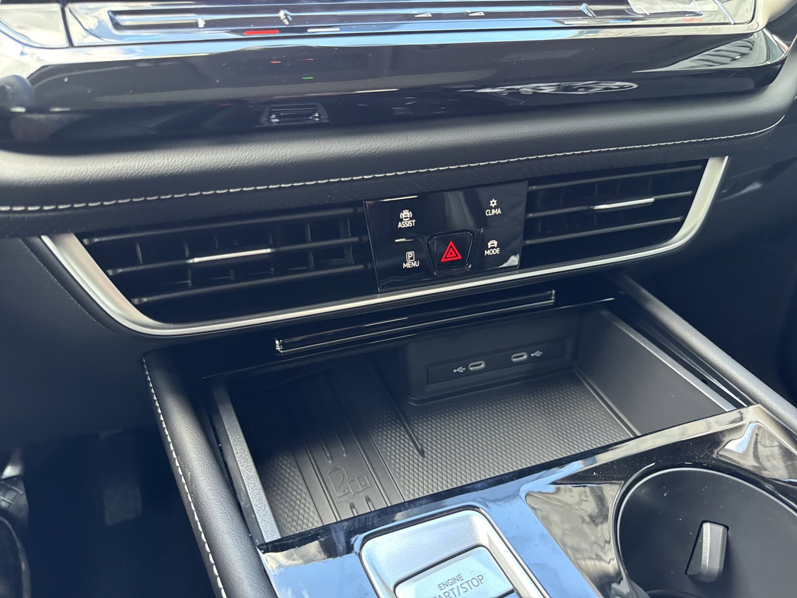 New 2026 Volkswagen Atlas SE image 28