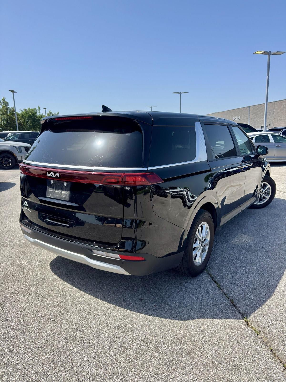 Certified 2024 Kia Carnival LX FWD image 5