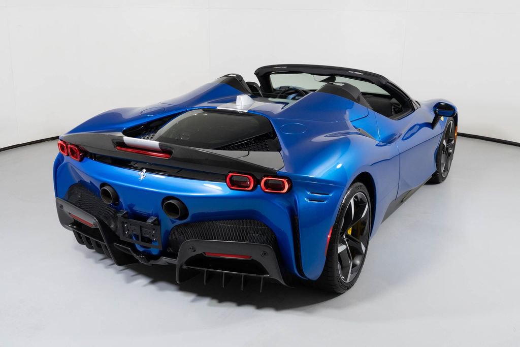 Used 2022 Ferrari SF90 Spider image 2