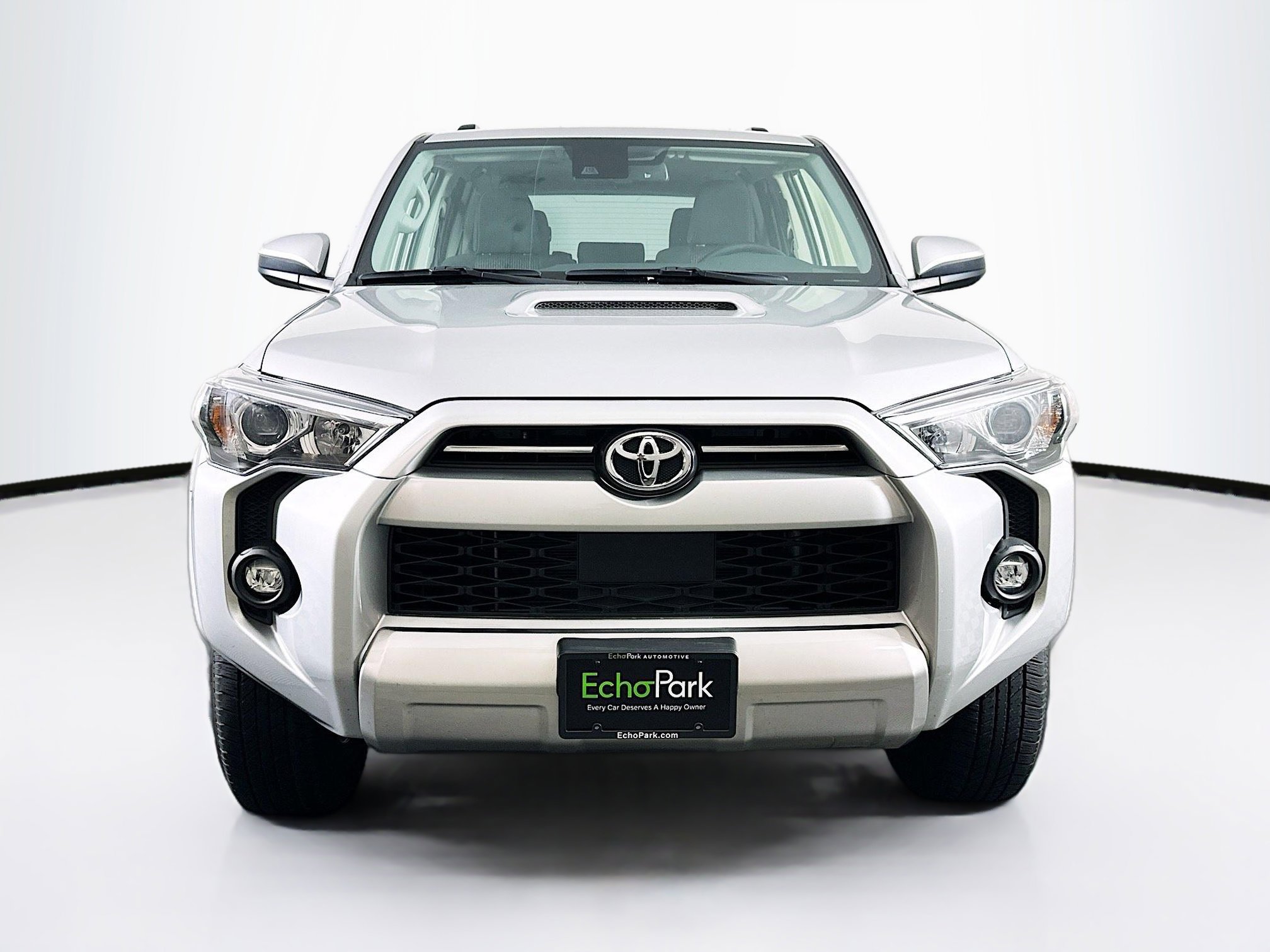 Used 2024 Toyota 4Runner TRD Off-Road image 2