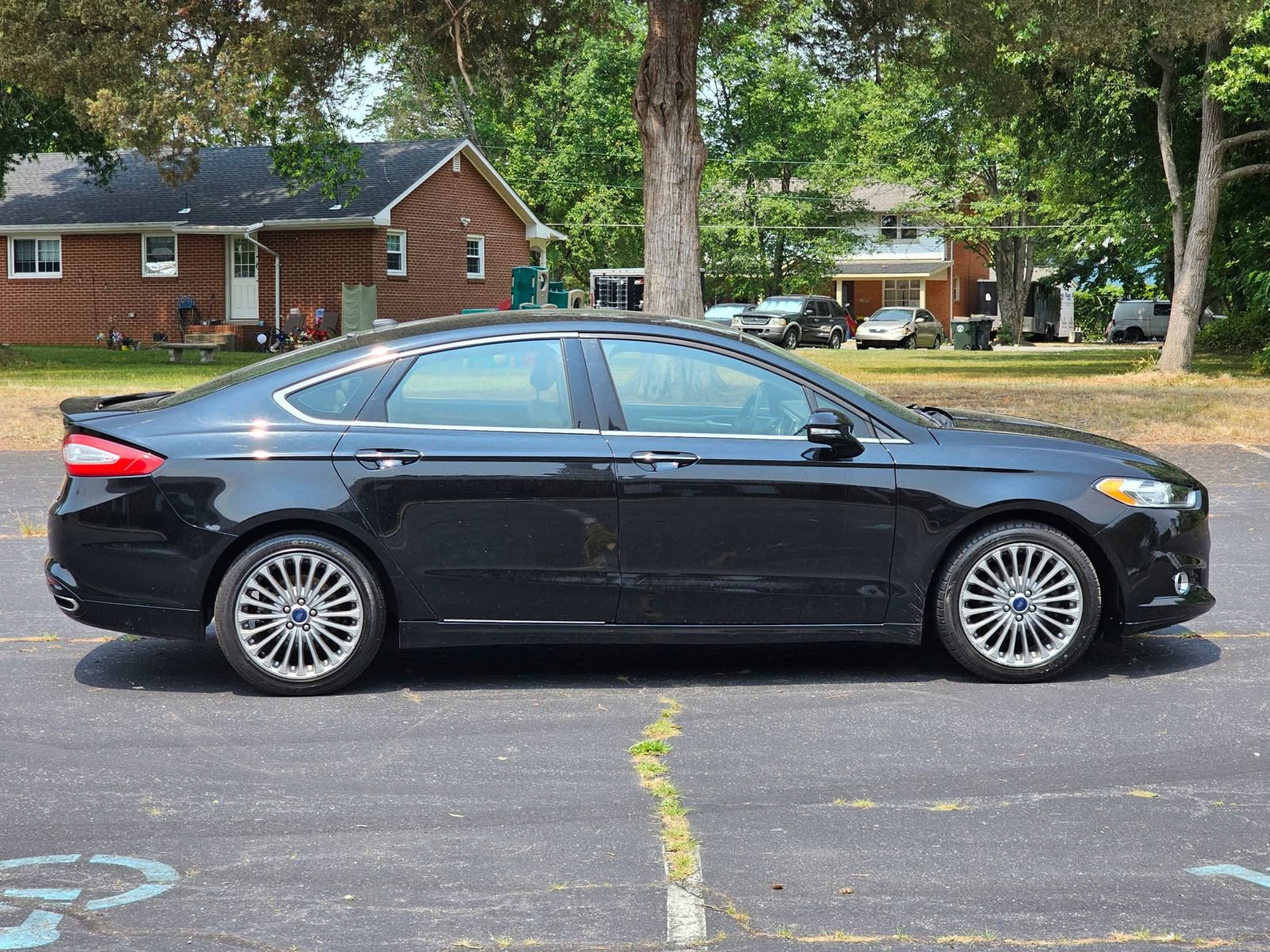 Used 2016 Ford Fusion Titanium FWD image 8