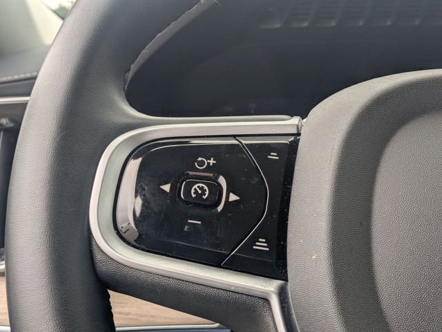 Used 2025 Volvo XC90 B6 Plus image 17