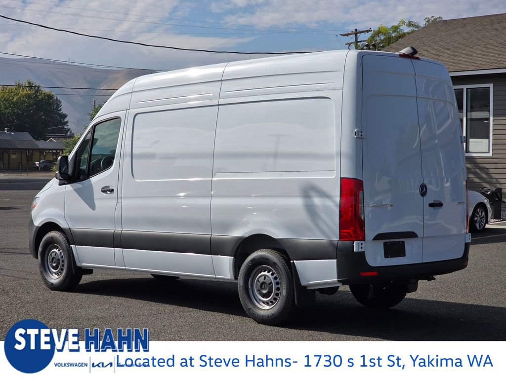 Used 2024 Mercedes-Benz Sprinter 144 Cargo image 3