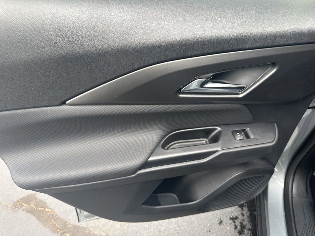 New 2026 Chevrolet Equinox EV LT image 25