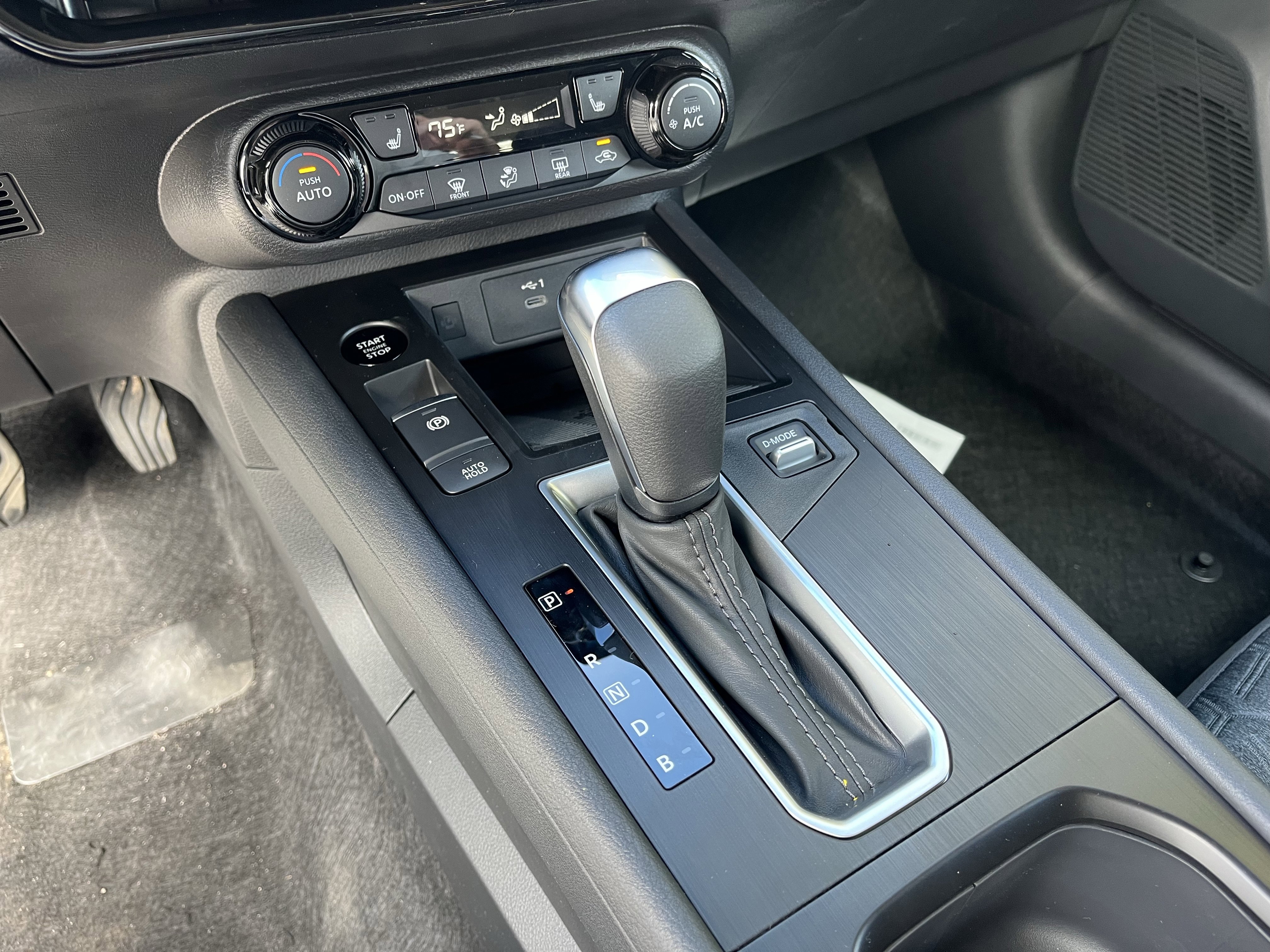 New 2026 Nissan Kicks SV w/ Cold Weather Package image 20