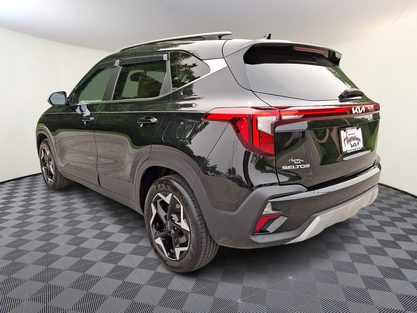 Certified 2024 Kia Seltos EX AWD/4WD image 4