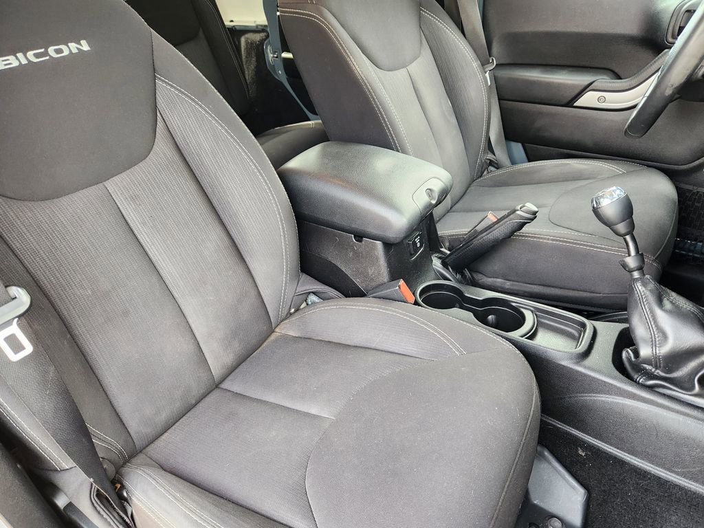 Used 2014 Jeep Wrangler Unlimited Rubicon w/ Connectivity Group image 11