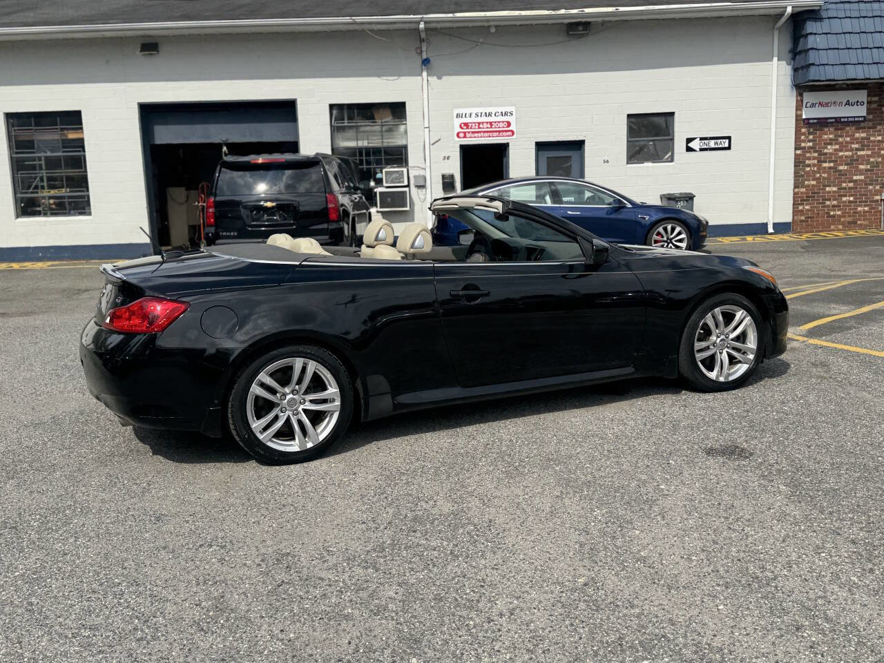 Used 2010 INFINITI G37 Base 2dr Convertible w/ Premium Pkg image 11
