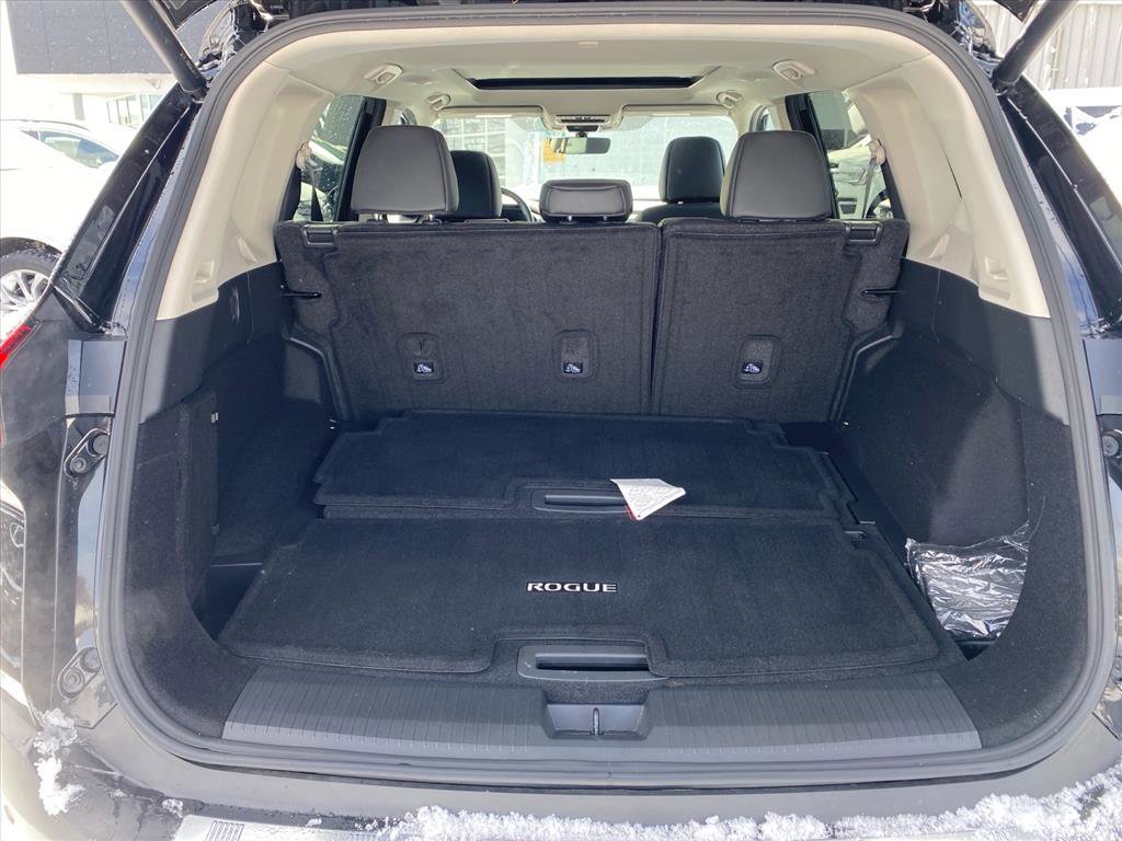 Used 2023 Nissan Rogue SL w/ SL Premium Package image 21