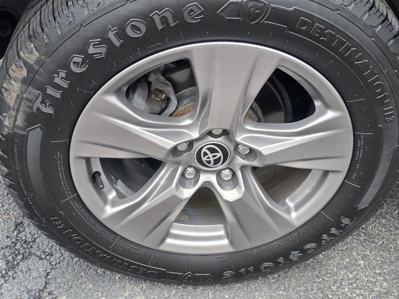 Used 2022 Toyota RAV4 XLE AWD/4WD image 9