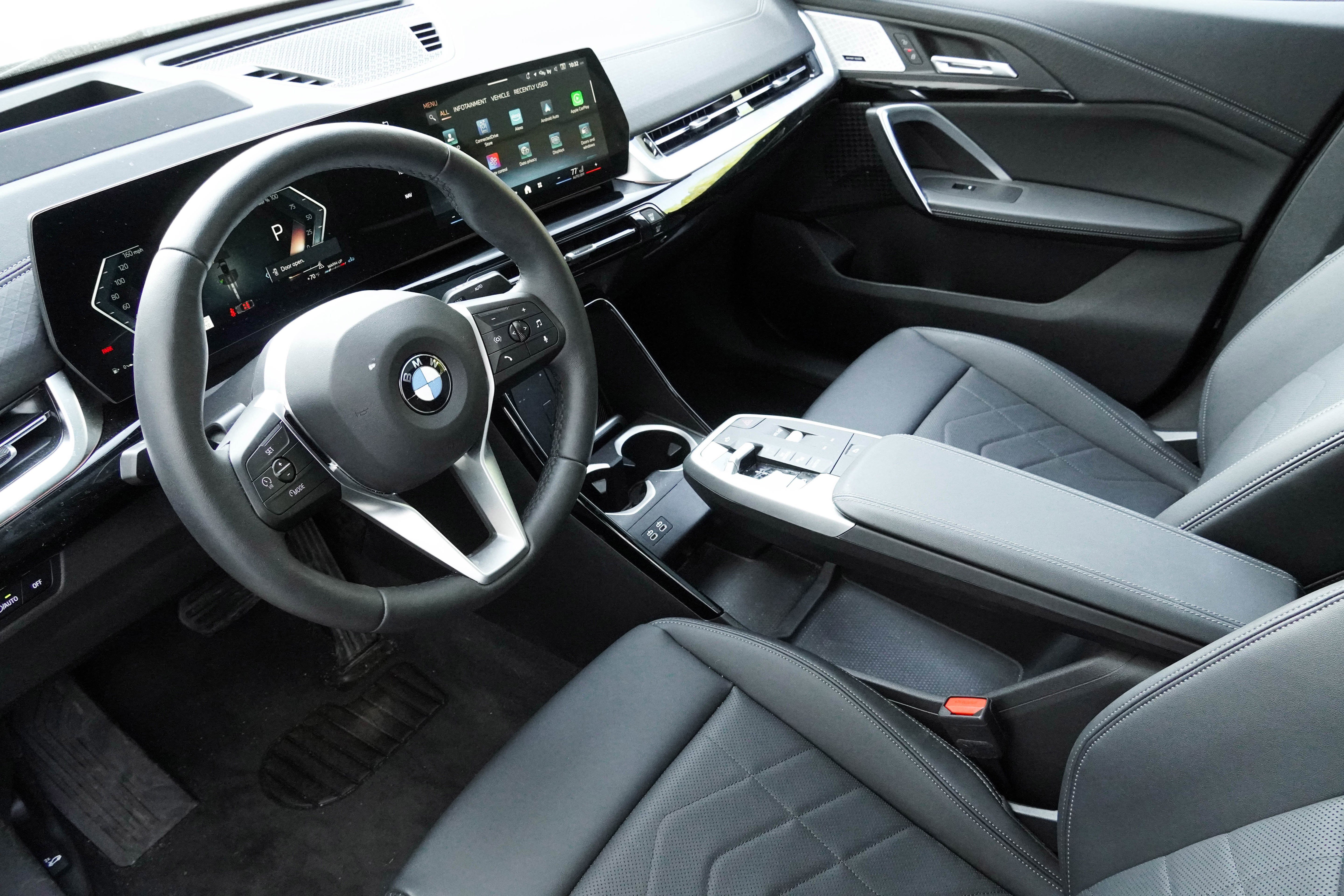 Used 2025 BMW X2 xDrive28i w/ Premium Package image 9