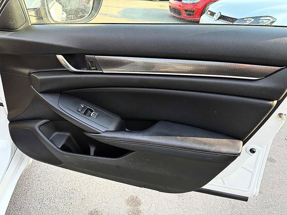 Used 2018 Honda Accord Sport image 21