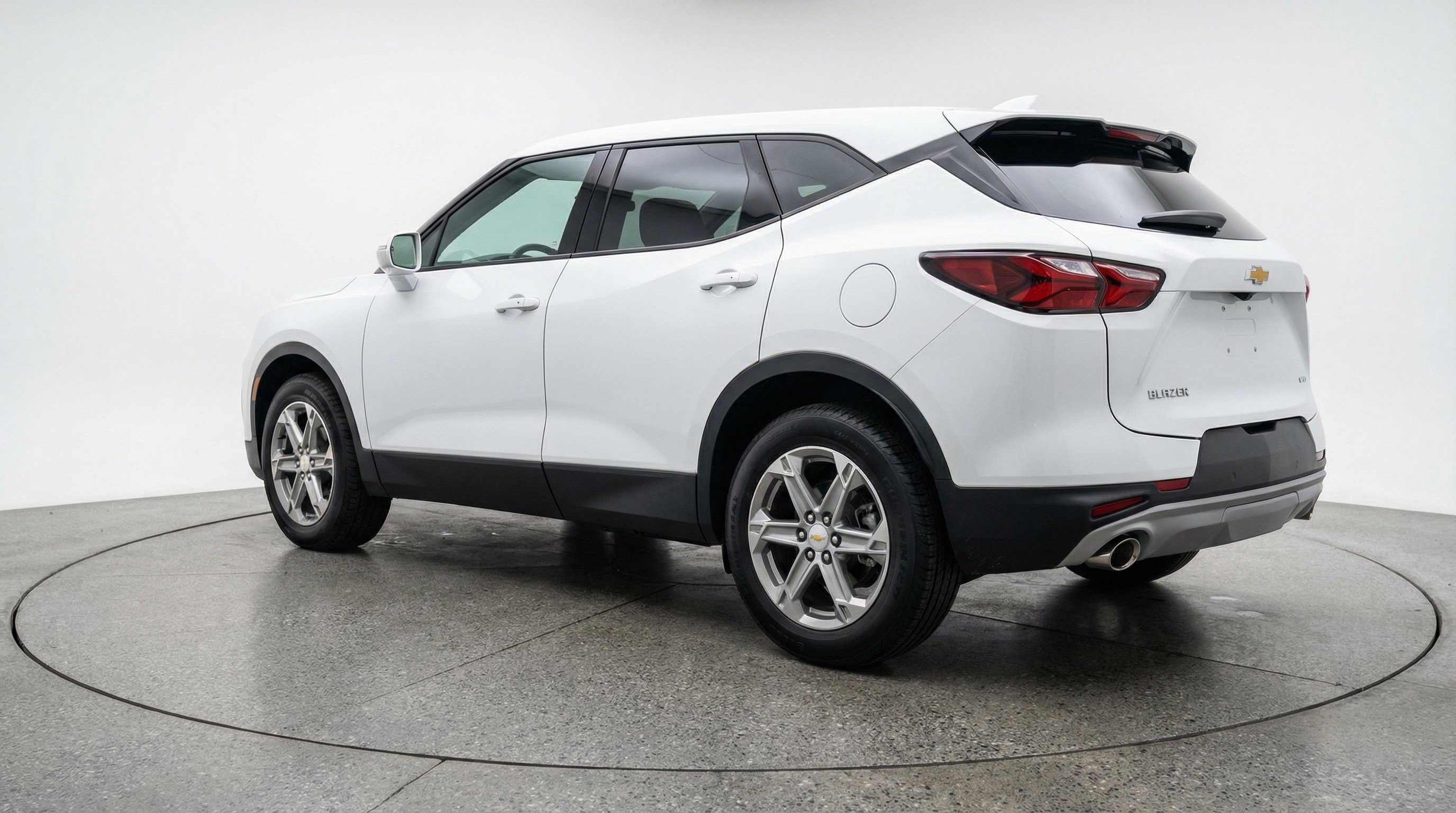 Used 2025 Chevrolet Blazer LT FWD image 6