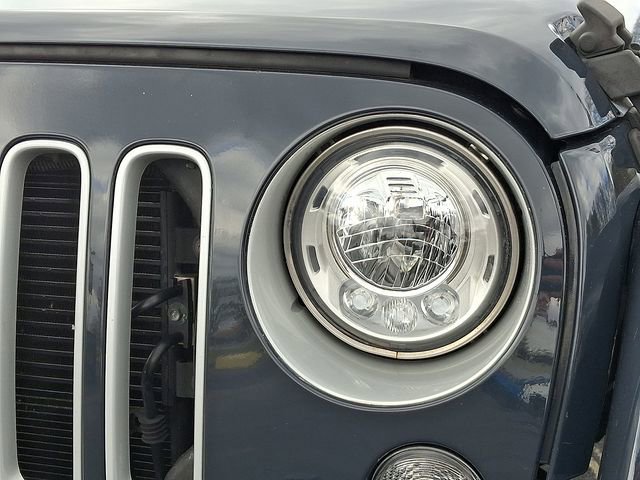 Used 2017 Jeep Wrangler Unlimited Sahara w/ Quick Order Package 24E Chief image 9