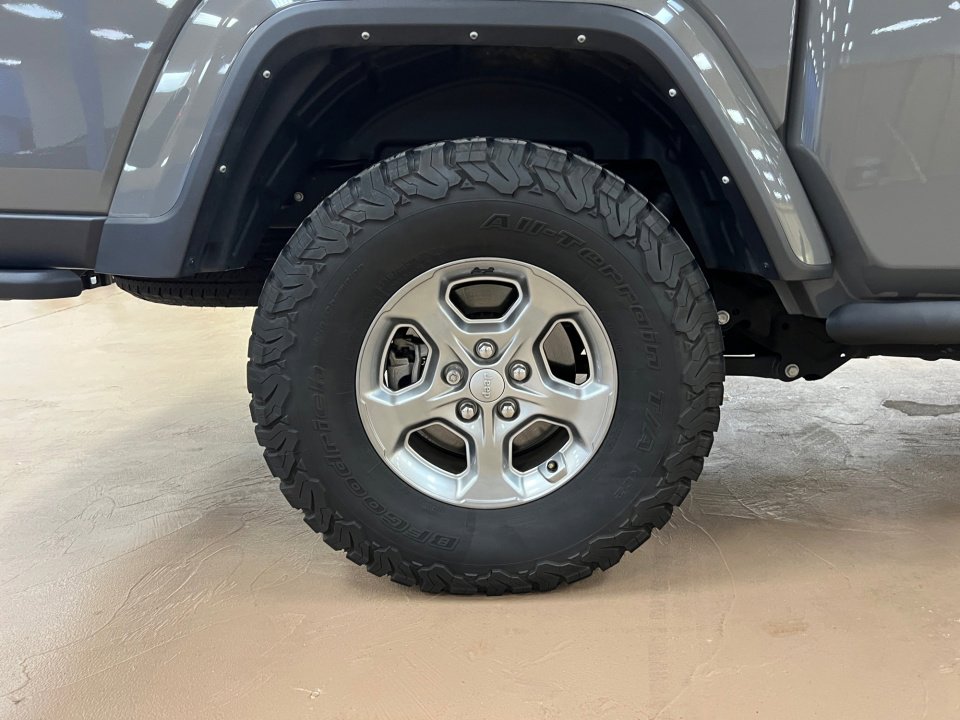 Used 2021 Jeep Gladiator Sport image 27