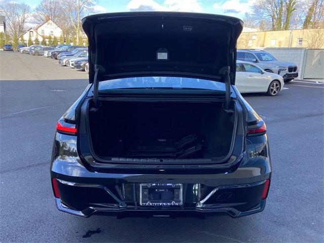 Certified 2025 BMW 740i xDrive w/ Executive Package image 33