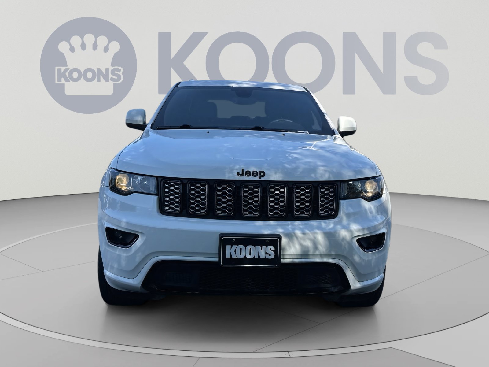 Used 2022 Jeep Grand Cherokee Laredo X AWD/4WD image 4