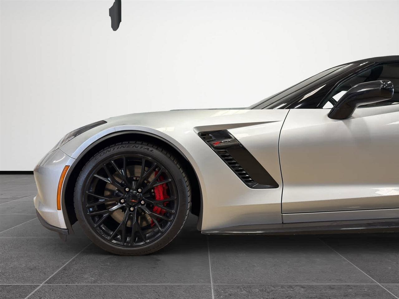 Used 2019 Chevrolet Corvette Z06 RWD image 3