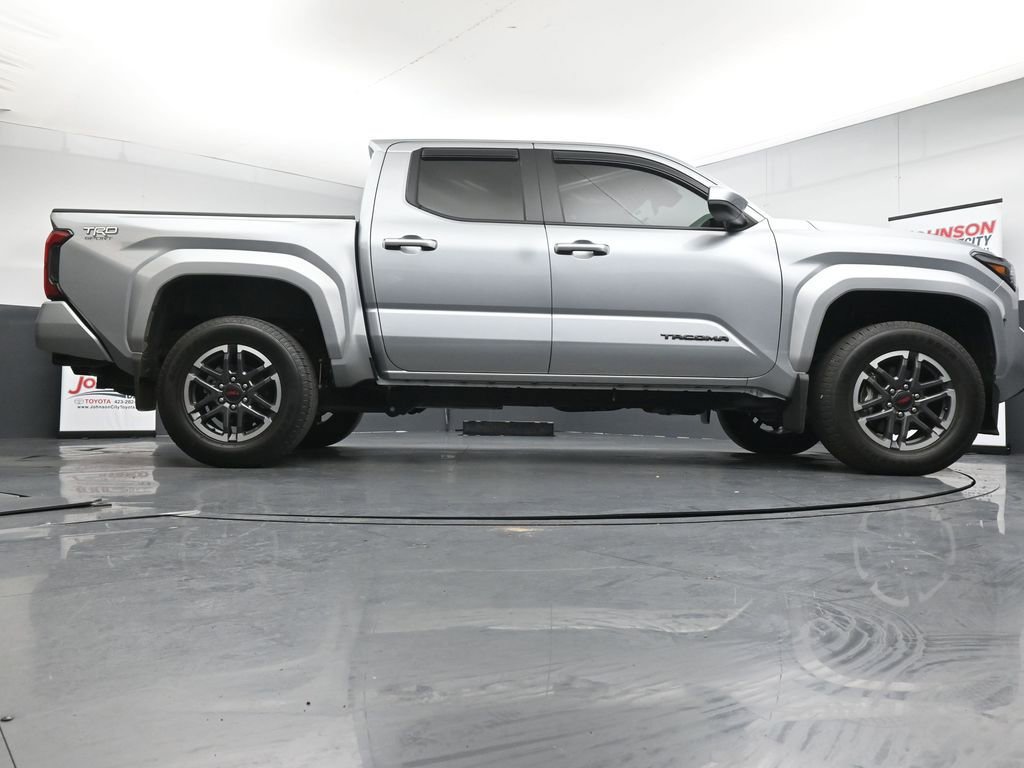 Used 2025 Toyota Tacoma TRD Sport AWD/4WD image 24