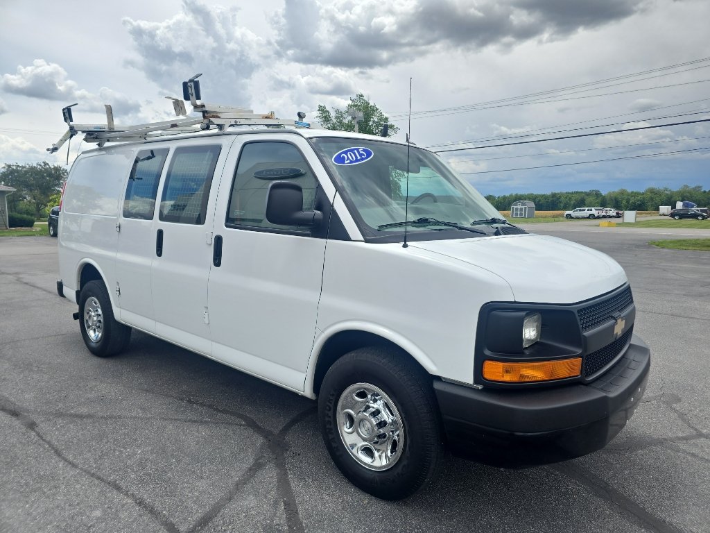 Used 2015 Chevrolet Express 2500 RWD image 4