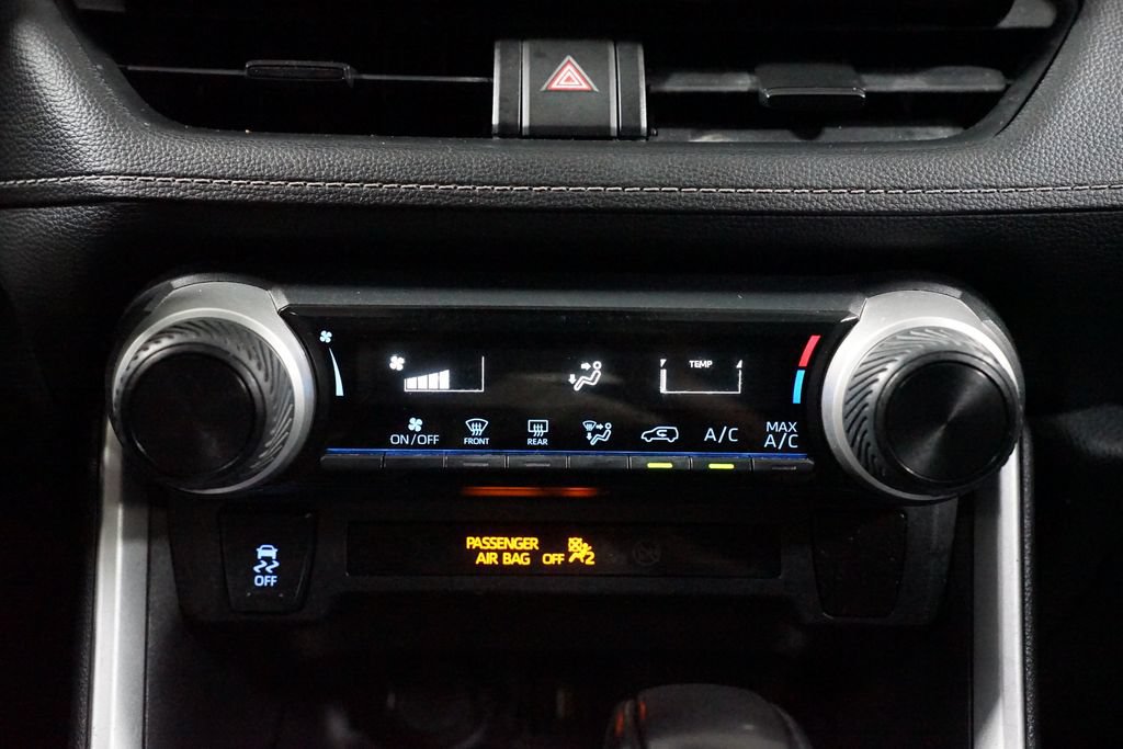 Used 2021 Toyota RAV4 LE FWD image 19