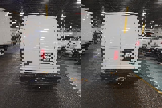 Used 2009 Ford E-350 and Econoline 350 Super Duty image 4