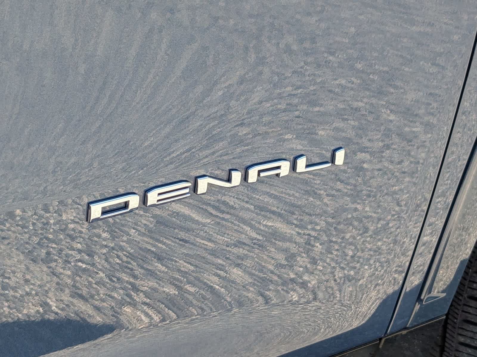 Used 2025 GMC Acadia Denali w/ Super Cruise Package FWD image 8