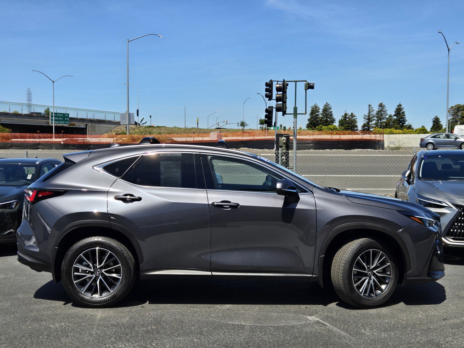 Used 2025 Lexus NX 350h AWD w/ Accessory Package (2T) image 3