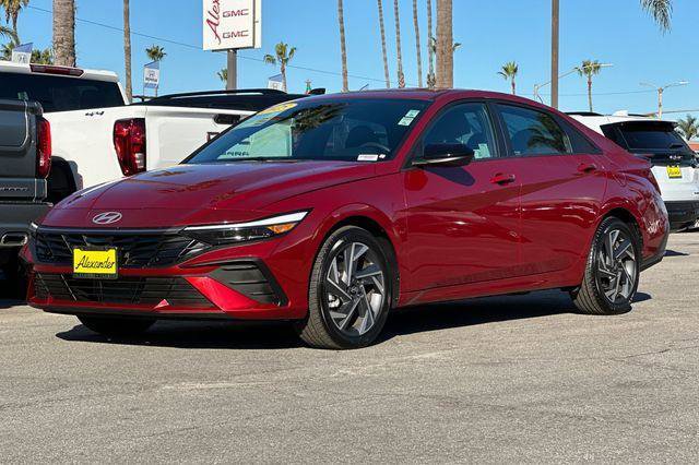 Used 2025 Hyundai Elantra Sport image 8
