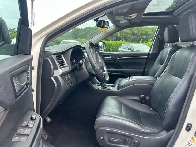 Used 2014 Toyota Highlander Limited FWD image 16