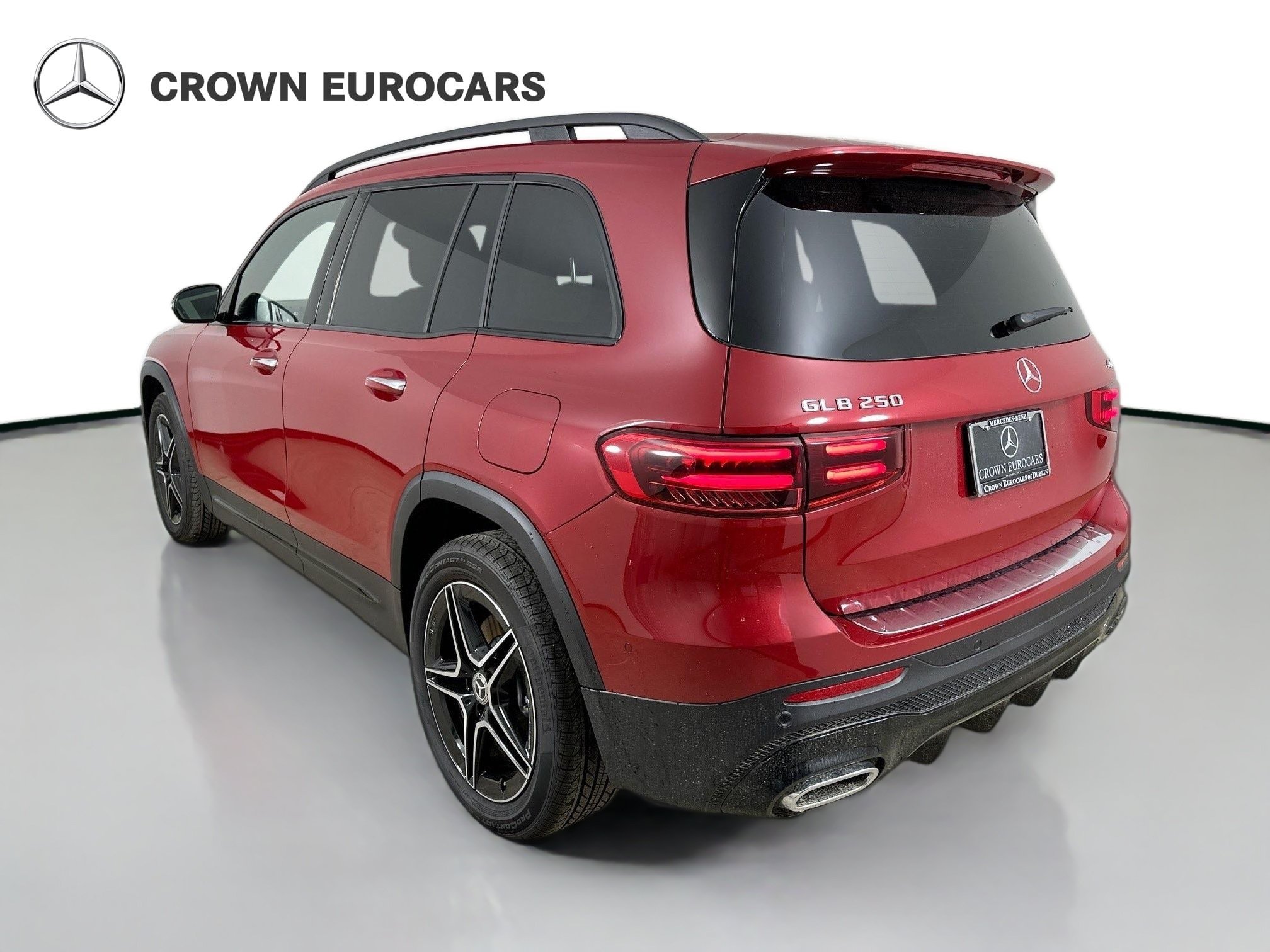 Used 2026 Mercedes-Benz GLB 250 4MATIC image 7