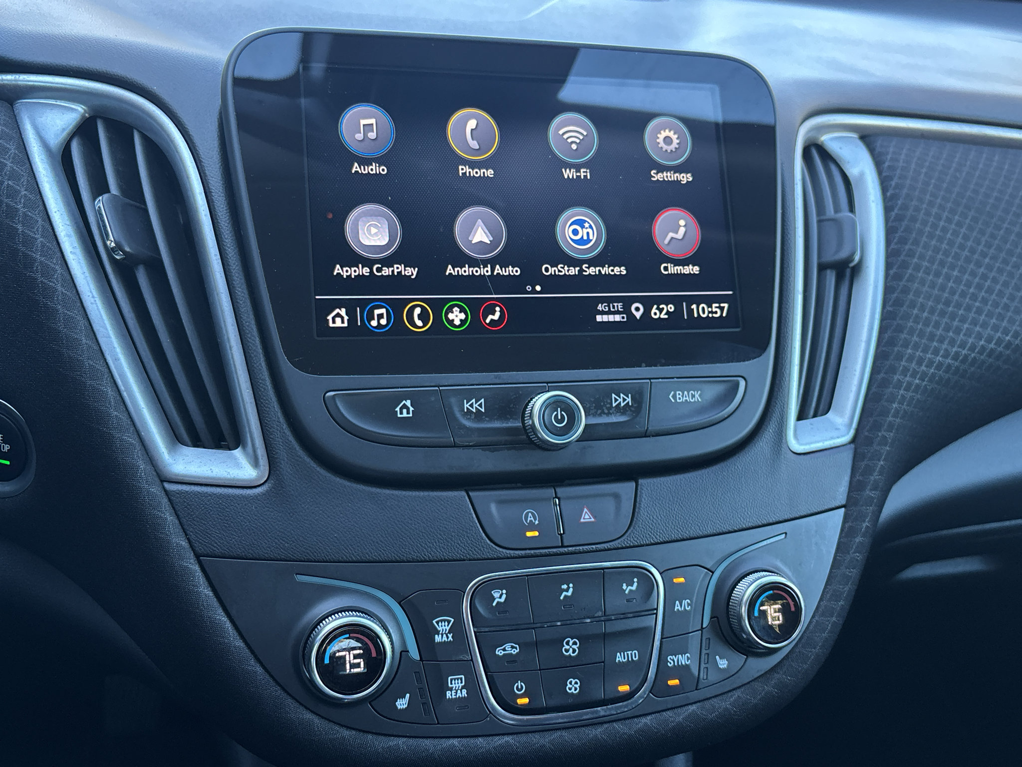 Used 2025 Chevrolet Malibu LT FWD image 15