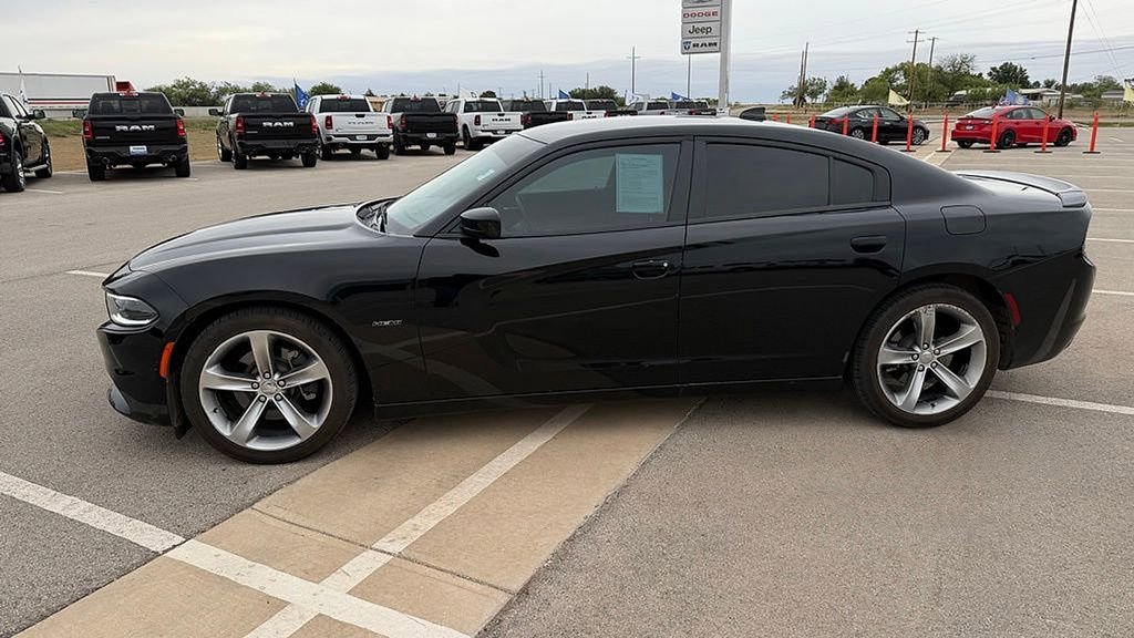 Used 2015 Dodge Charger R/T RWD image 2