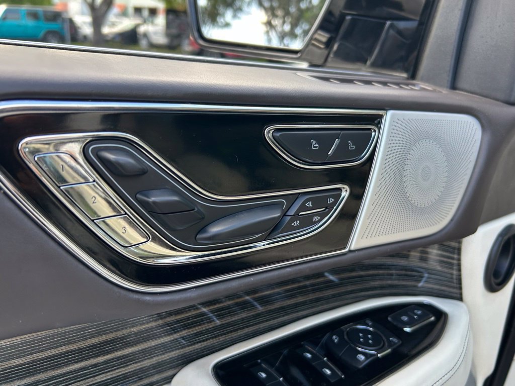 Used 2022 Lincoln Navigator L Black Label AWD/4WD image 30