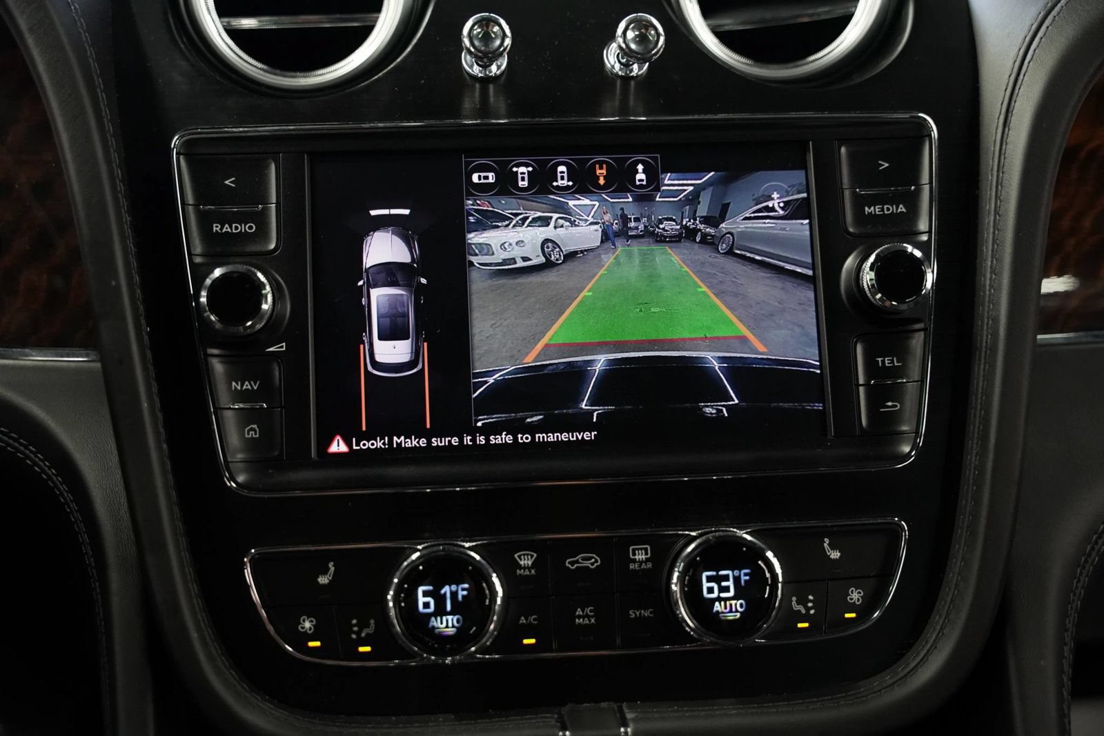 Used 2018 Bentley Bentayga Onyx Edition AWD/4WD image 38