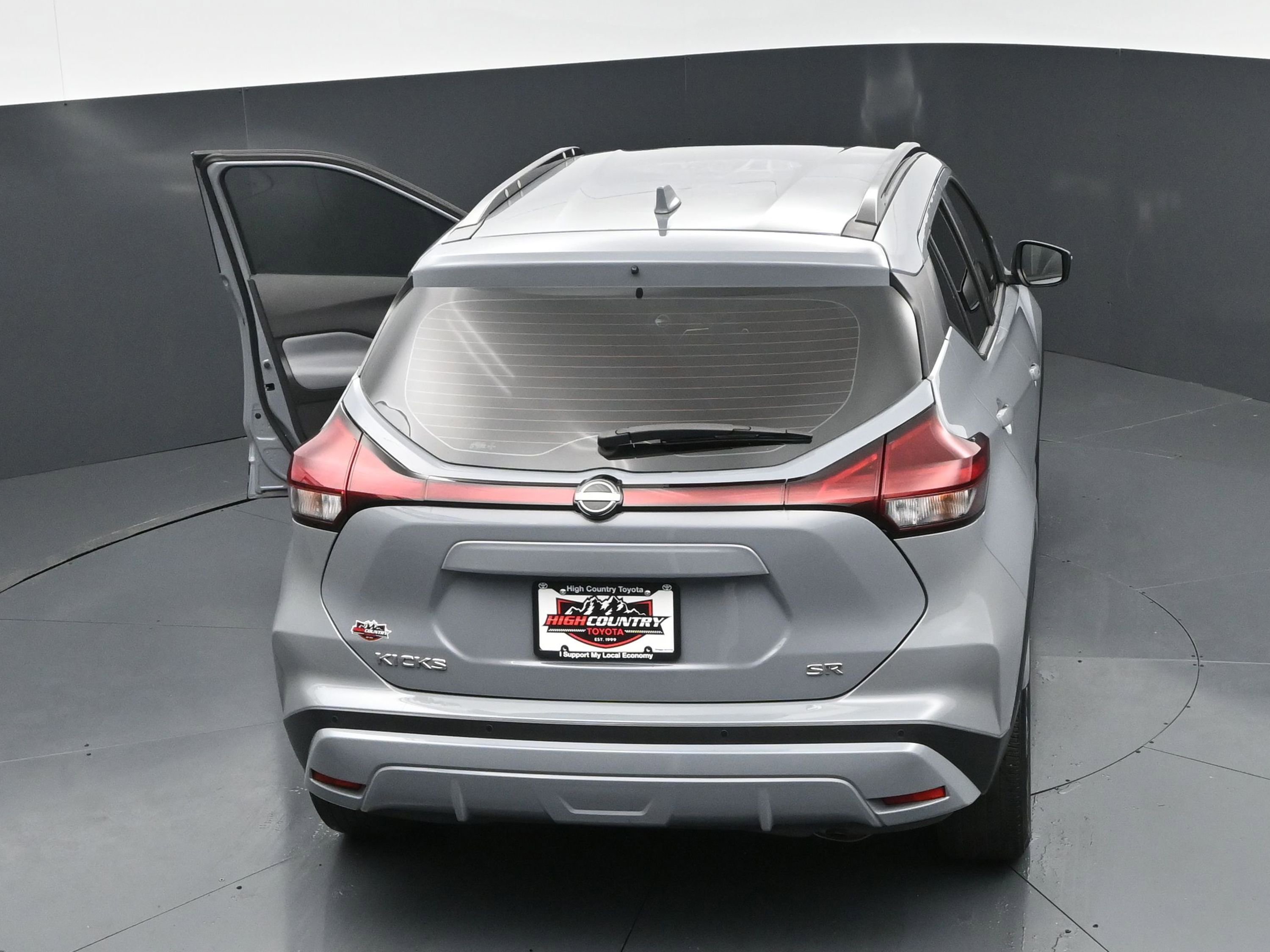 Used 2023 Nissan Kicks SR w/ SR Premium Package image 31