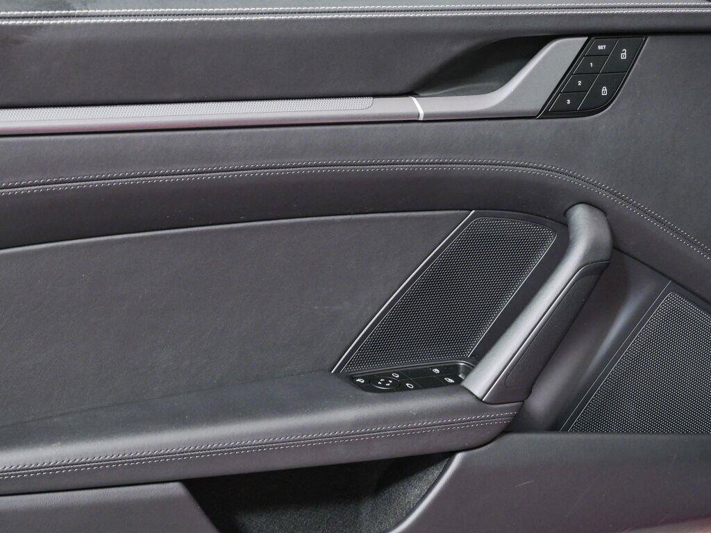 Certified 2024 Porsche 911 Carrera 4 AWD/4WD image 6
