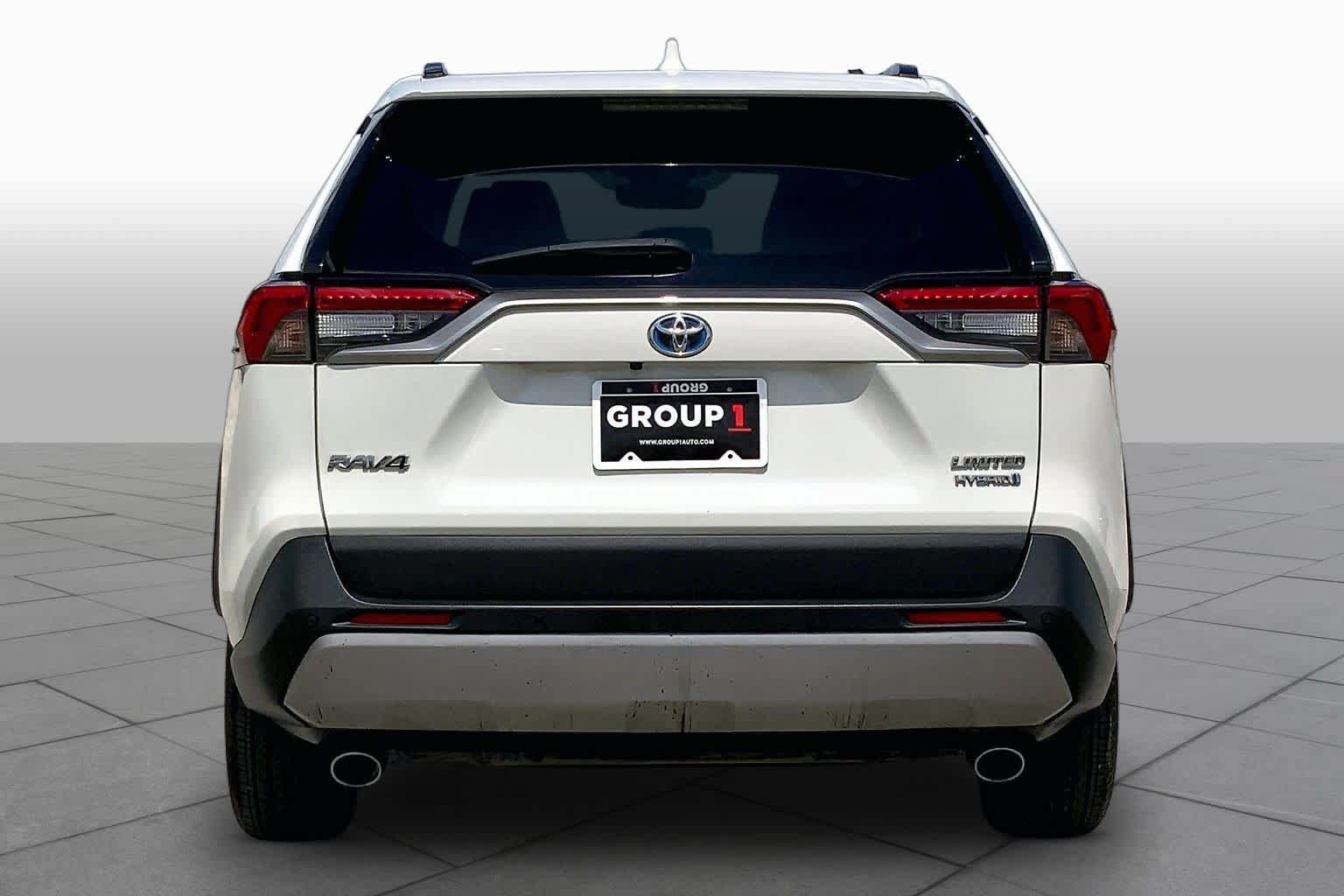 Used 2022 Toyota RAV4 Limited AWD/4WD image 5