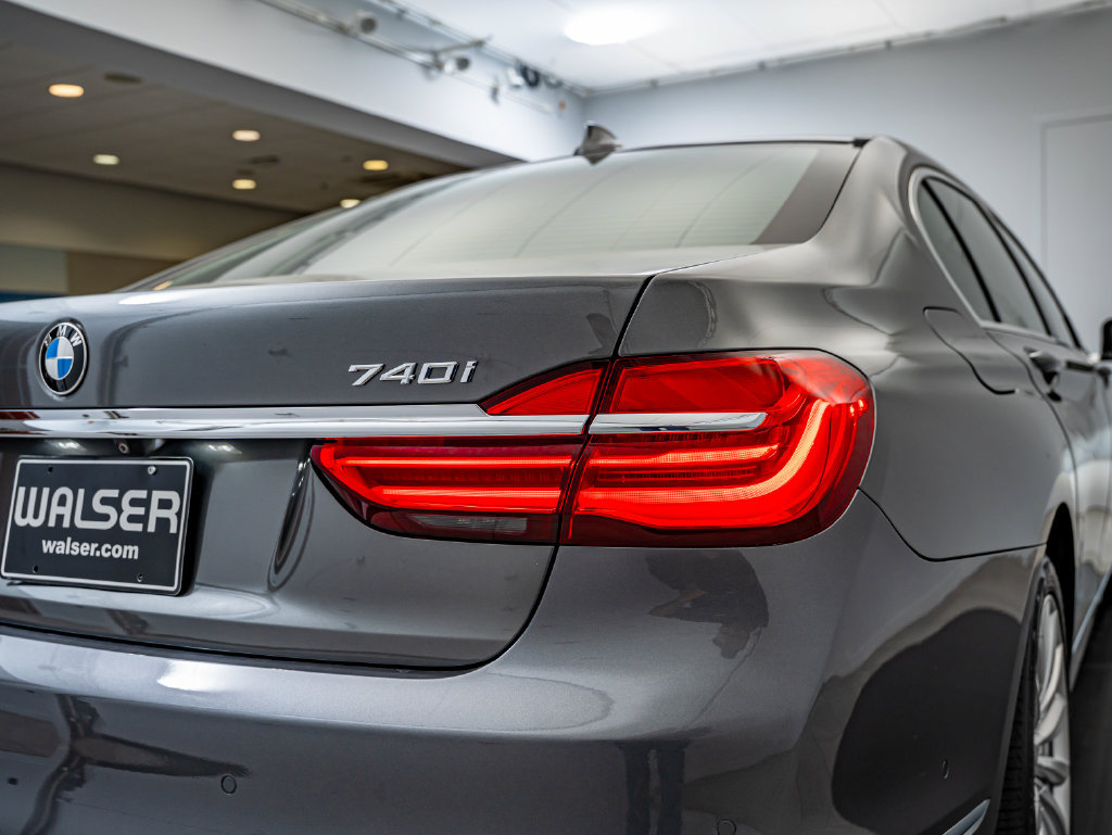 Used 2016 BMW 740i RWD image 16