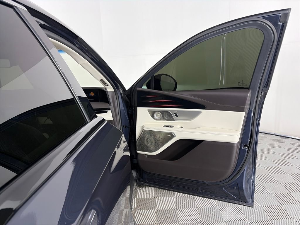 Used 2024 Lincoln Nautilus Black Label image 33