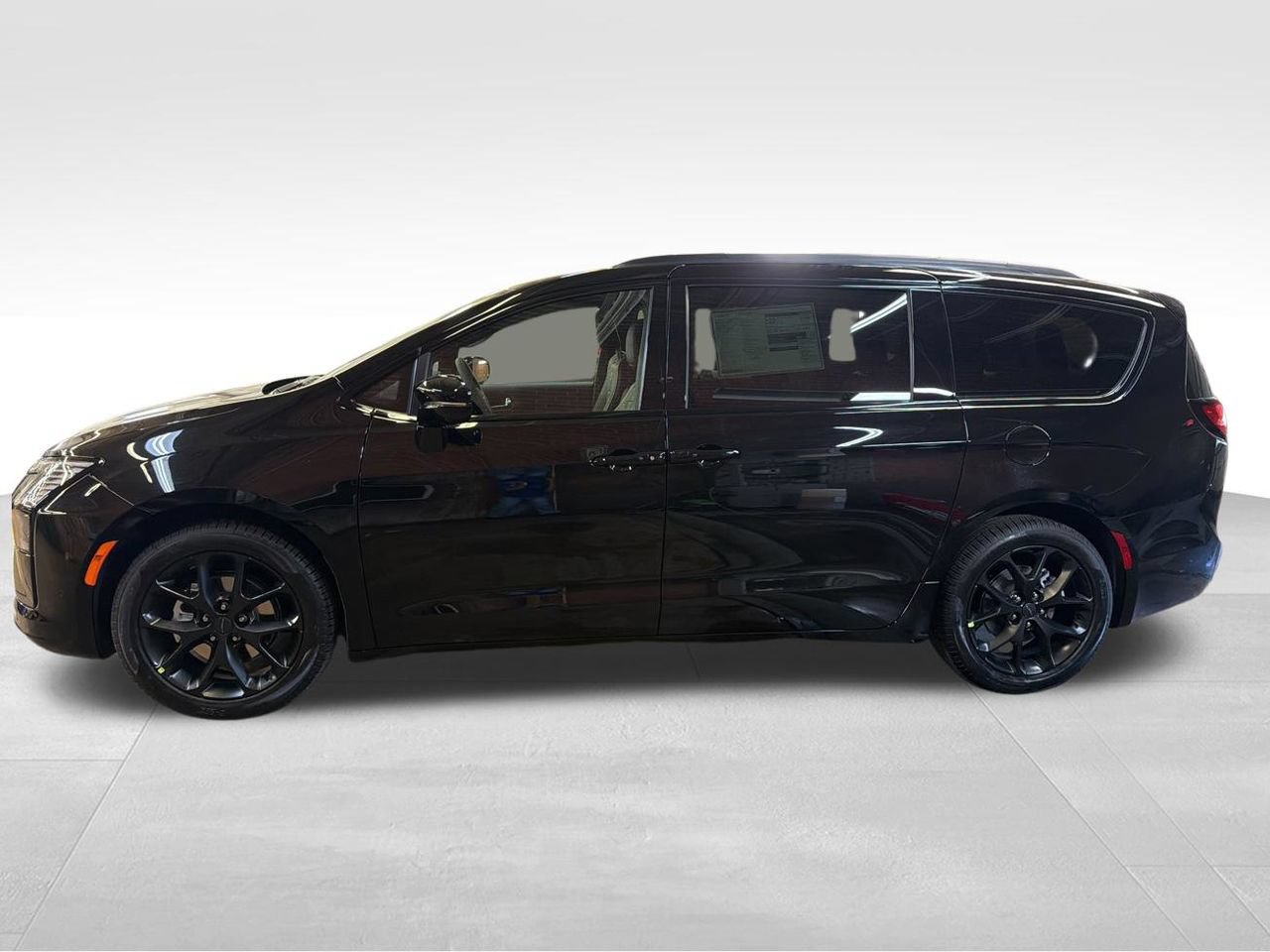 New 2027 Chrysler Pacifica Limited w/ S Appearance Package FWD video 2