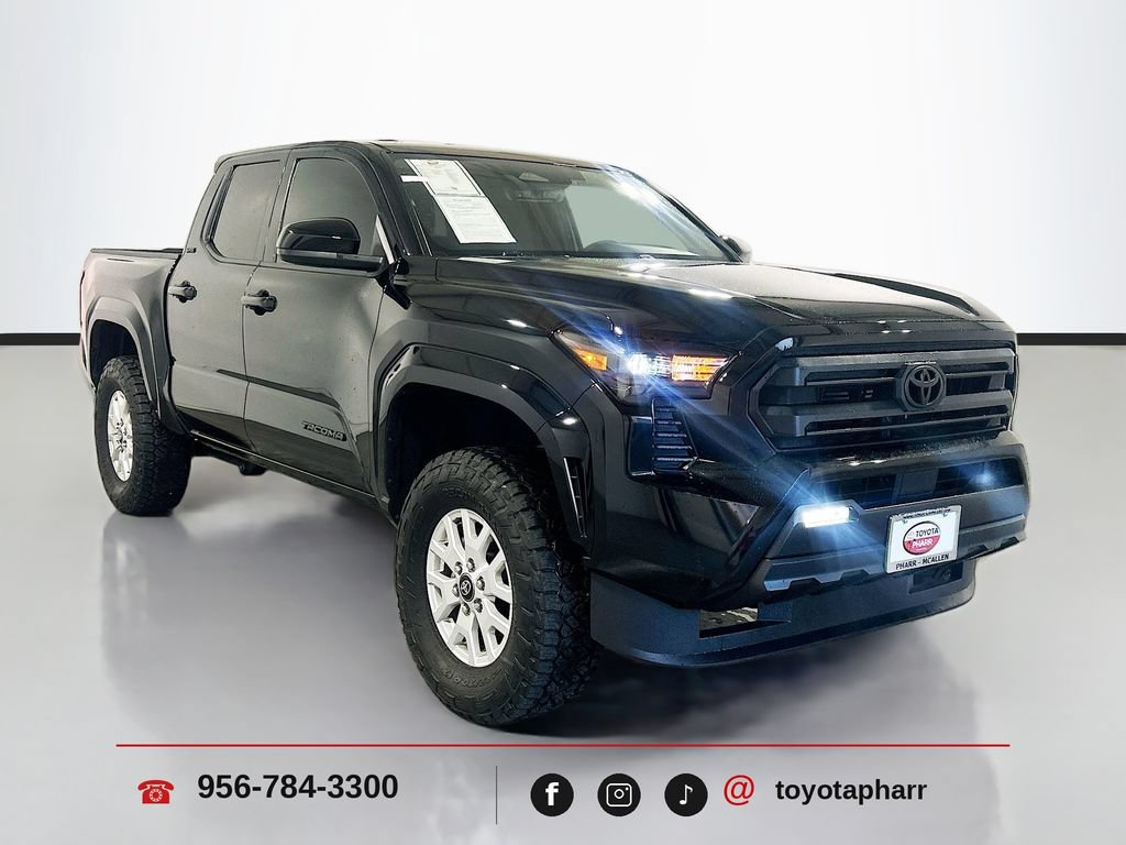 Used 2025 Toyota Tacoma SR5 AWD/4WD image 3